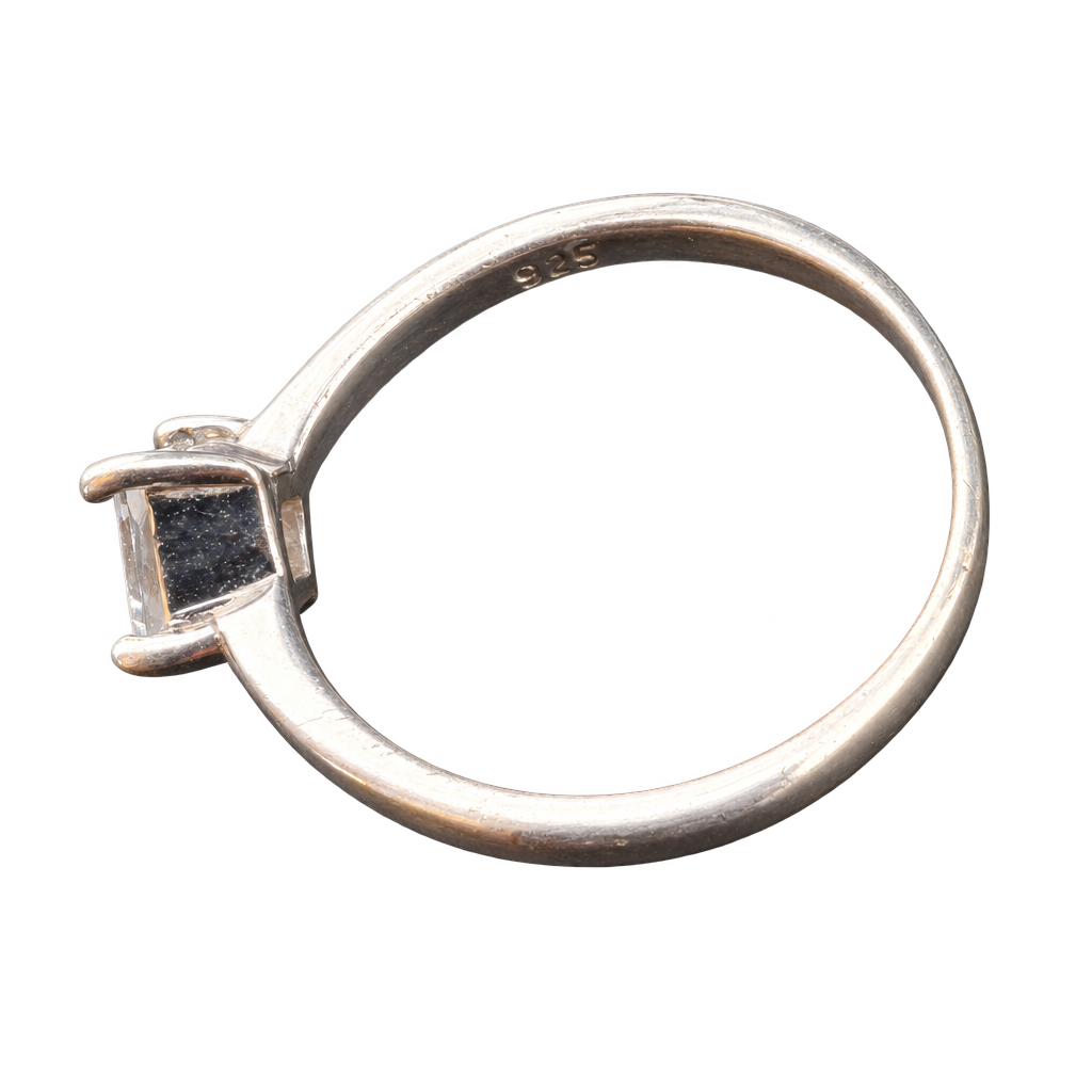 Sterling sølv 925 ring med klar firkantet sten — fritlagt