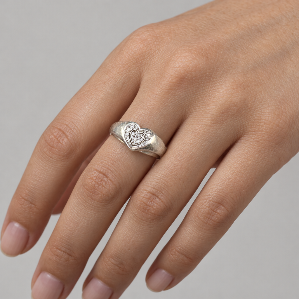 Pandora sølvring All for Love med hjerte, str. 58 — båret