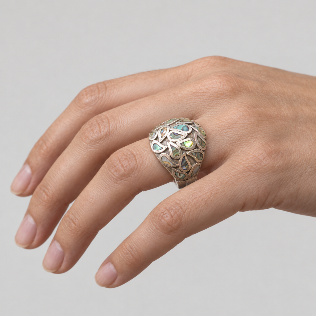 Sterling sølv ring med abalone, str. 54 — båret